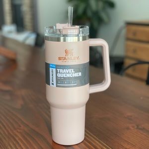 Stanley Adventure quencher - NWT - 40 oz